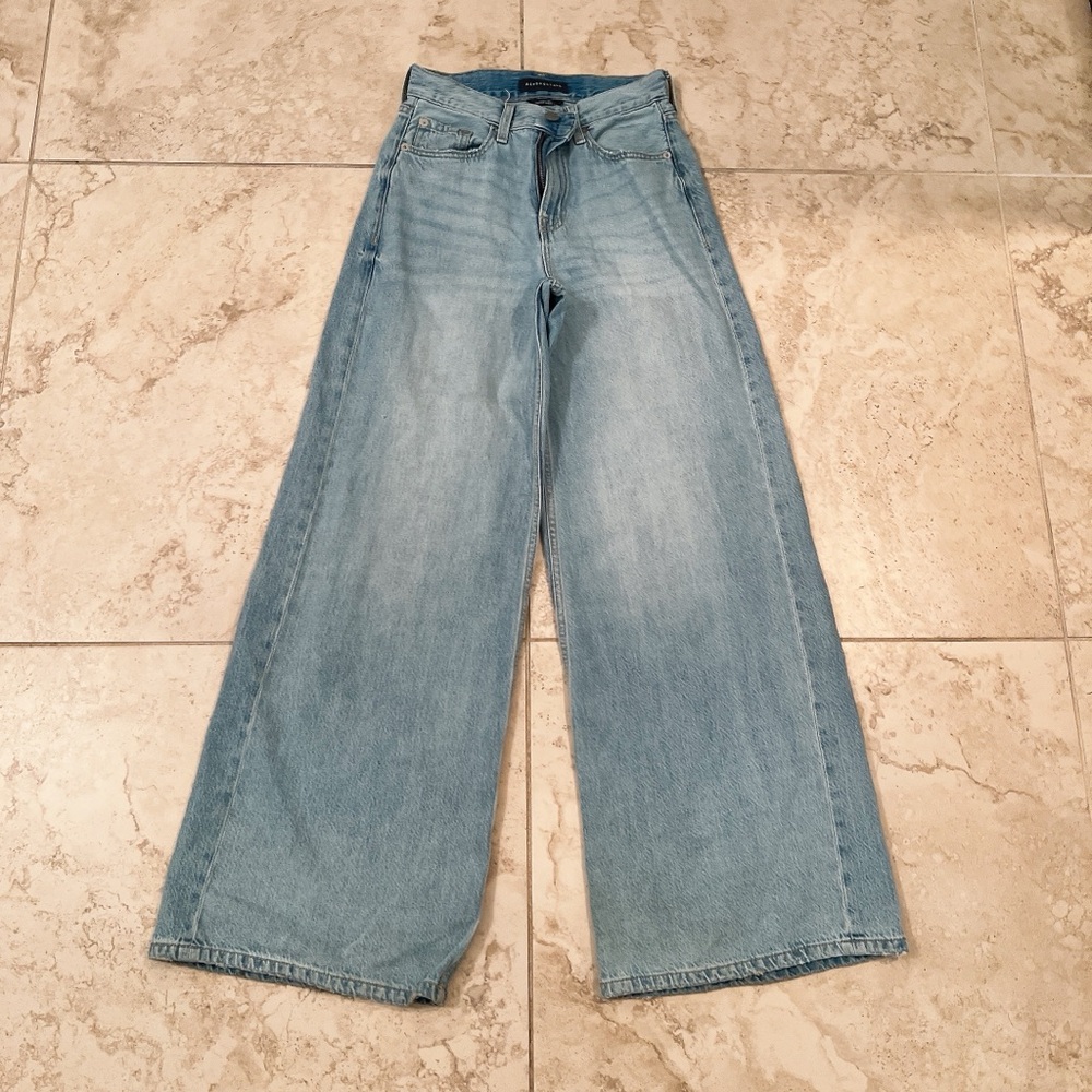 Aeropostale High Rise Super Wide Leg Jeans - Picture 2 of 4